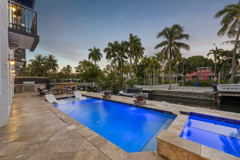 3 bedroom Townhouse at 208 SE 10th Terrace, Beverly Heights, Fort Lauderdale — photo 3
