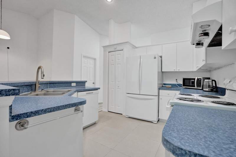 8 bedroom Single Family Residence at 1212 SE Petunia Avenue, South Port St Lucie Unit 5, Port St. Lucie — photo 5