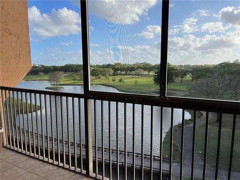 1 bedroom Condominium at 3001 W Rolling Hills #608, Rolling Hills Golf And, Davie — photo 1