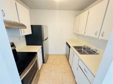 1068 N Benoist Farms Road #302, West Palm Beach FL - photo 7 of 13