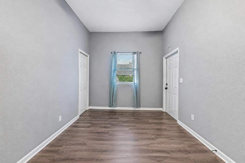 4 bedroom Single Family Residence at 3207 Pinewood Avenue, Northwood Add In Pb 8 Pgs 47 & 62, Pb 9 Pgs 30 & 4, West Palm Beach — photo 2