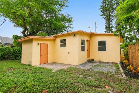 3207 Pinewood Avenue, West Palm Beach FL - photo 8 of 8