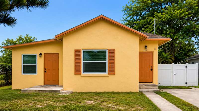 4 bedroom Single Family Residence at 3207 Pinewood Avenue, Northwood Add In Pb 8 Pgs 47 & 62, Pb 9 Pgs 30 & 4, West Palm Beach — photo 1