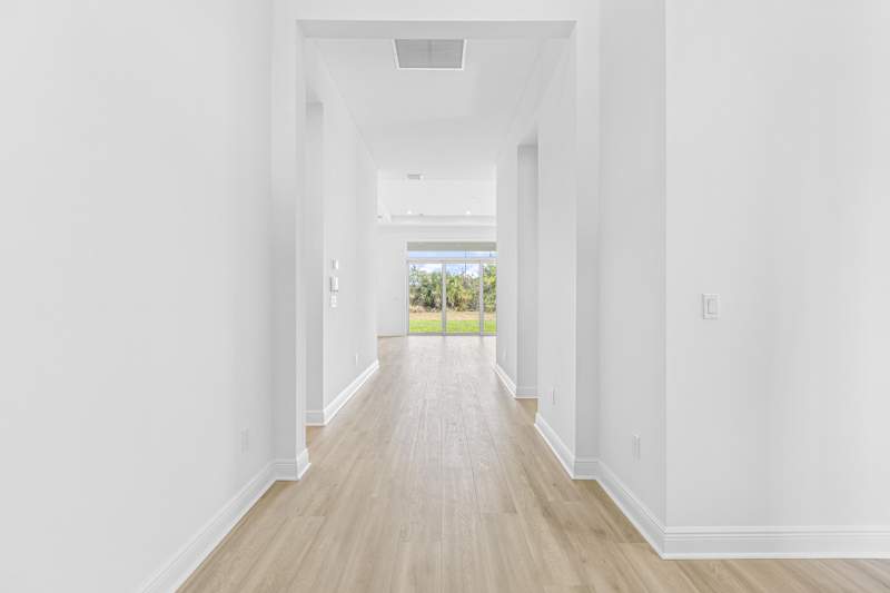 4 bedroom Single Family Residence at 13766 SE Chantilly Trace, Mosaic, Port St. Lucie — photo 4