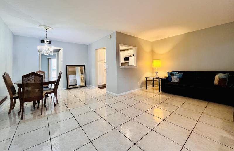 1 bedroom Condominium at 330 Southampton B, Century Village - Southampton Condo, West Palm Beach — photo 3