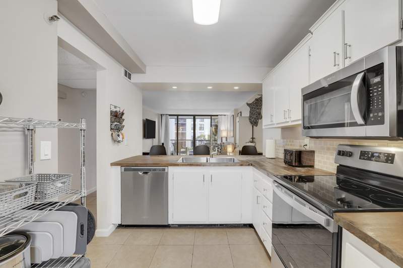 1 bedroom Condominium at 20 Royal Palm Way #204, Boca Bayou Condo, Boca Raton — photo 5