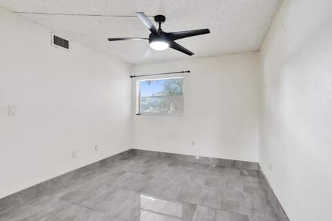 8301 Sands Point Boulevard #S102, Tamarac FL - photo 13 of 33