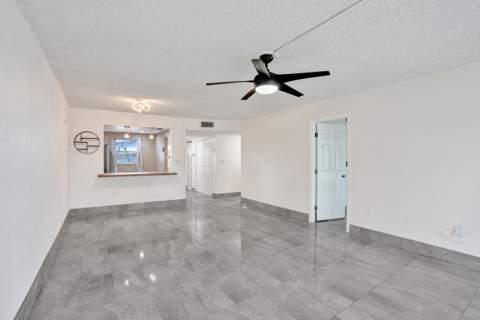 8301 Sands Point Boulevard #S102, Tamarac FL - photo 10 of 33