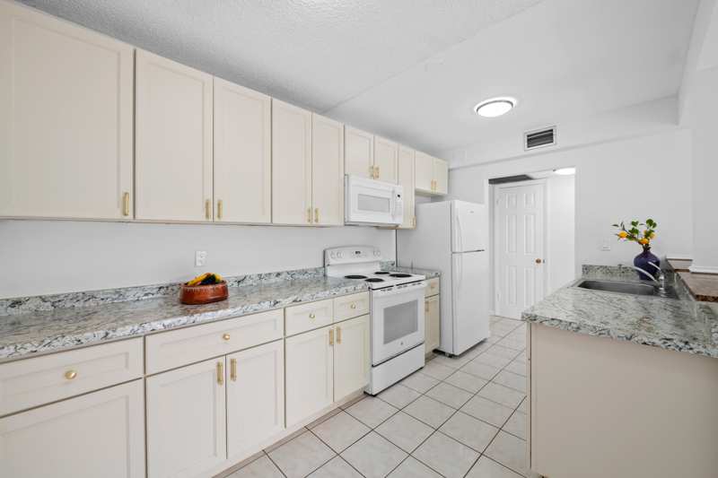 1 bedroom Condominium at 5190 E Sabal Palm Boulevard #209, Sabal Palm Village Condo, Tamarac — photo 1