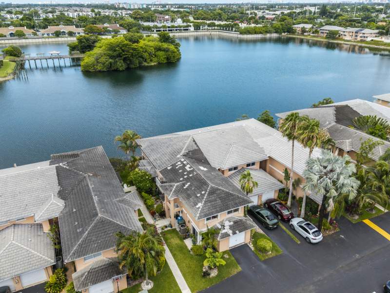 3 bedroom Townhouse at 3291 NW 44th Street #2, Sartori Lake, Oakland Park — photo 4