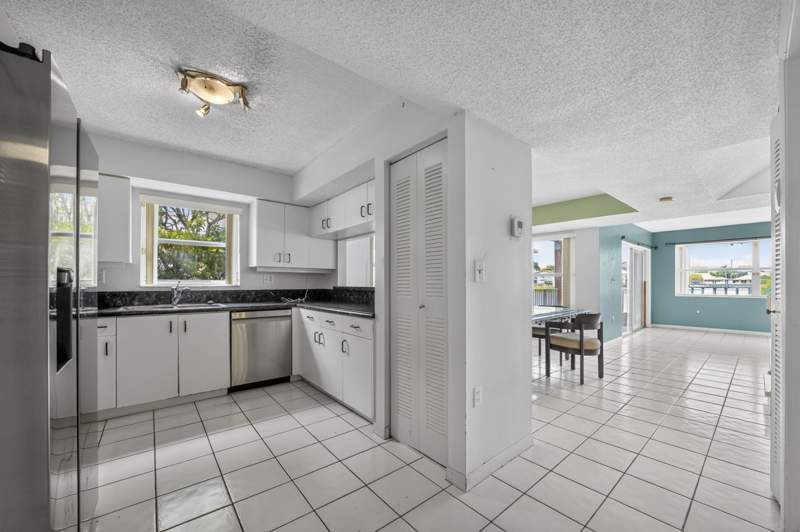 3 bedroom Townhouse at 3291 NW 44th Street #2, Sartori Lake, Oakland Park — photo 5