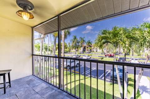 610 Sea Pine Way #B2, Greenacres FL - photo 17 of 32