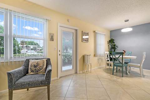 1023 Ellesmere B, Deerfield Beach FL - photo 7 of 23