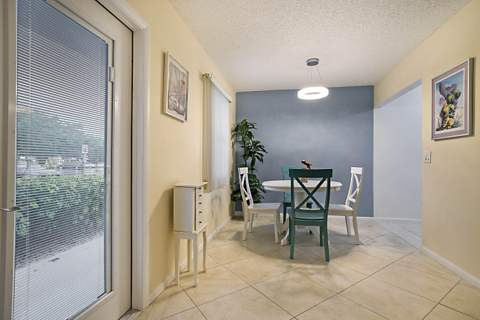 1023 Ellesmere B, Deerfield Beach FL - photo 8 of 23