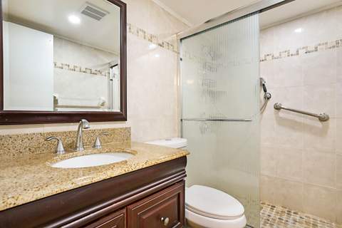 1023 Ellesmere B, Deerfield Beach FL - photo 13 of 23