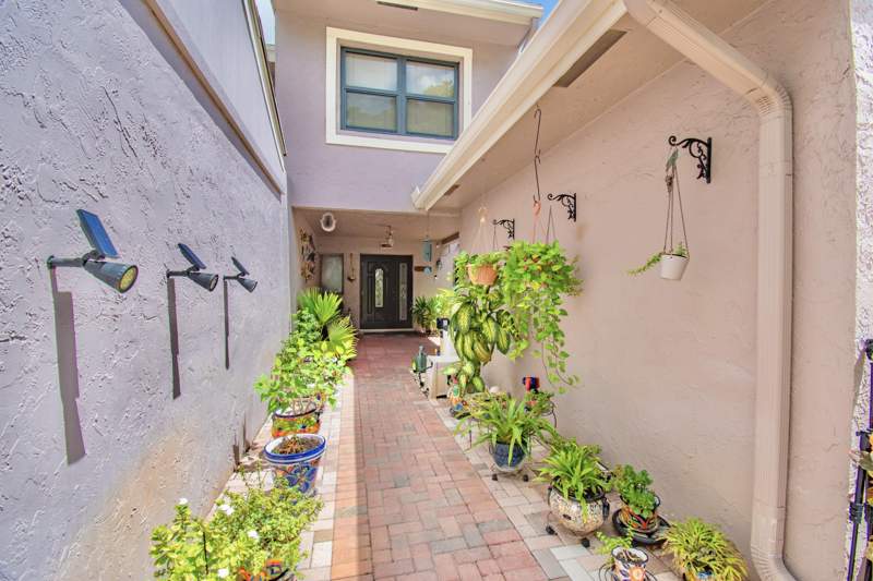 3 bedroom Townhouse at 6640 Thornhill Court, Thornhill Village, Boca Raton — photo 2