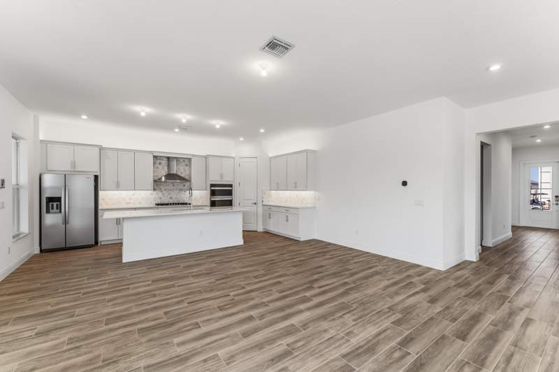 4 bedroom Single Family Residence at 910 SW Newfield Avenue, Newfield Crossroads, Palm City — photo 5