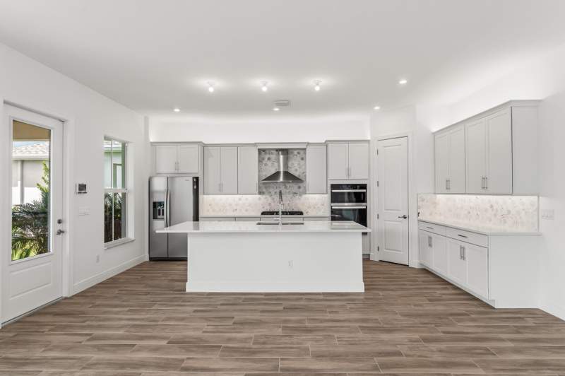 4 bedroom Single Family Residence at 910 SW Newfield Avenue, Newfield Crossroads, Palm City — photo 2