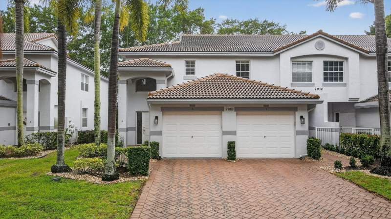 3 bedroom Condominium at 7910 Laina Lane #3, Grove Village Condo, Boynton Beach — photo 2
