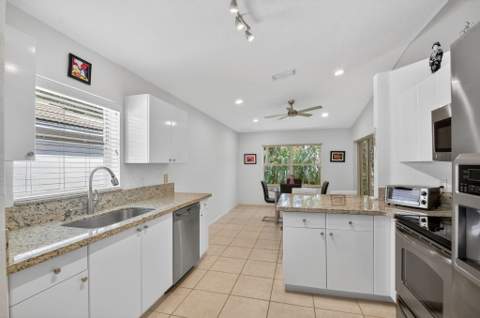 7910 Laina Lane #3, Boynton Beach FL - photo 10 of 76