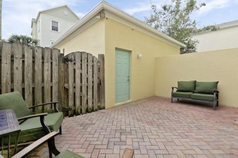 118 Seagrape Drive #105, Jupiter FL - photo 18 of 24