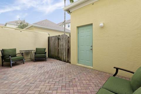 118 Seagrape Drive #105, Jupiter FL - photo 19 of 24