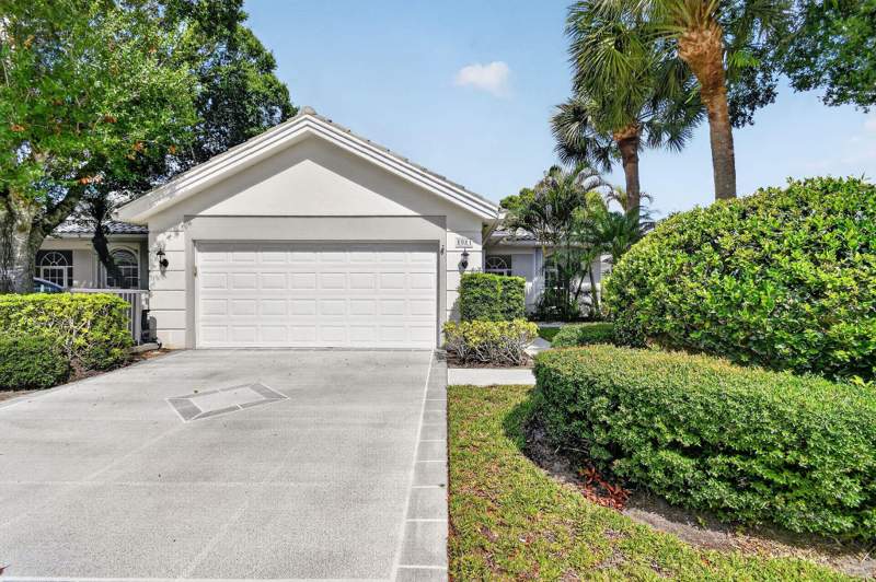 3 bedroom Single Family Residence at 8081 SE Double Tree Drive, Double Tree, Hobe Sound — photo 2