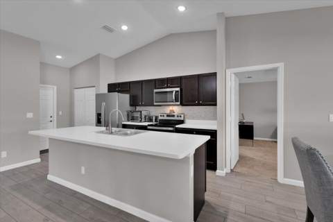 449 SE Whitmore Drive, Port St. Lucie FL - photo 15 of 58