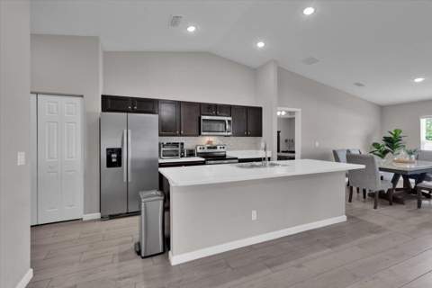 449 SE Whitmore Drive, Port St. Lucie FL - photo 16 of 58