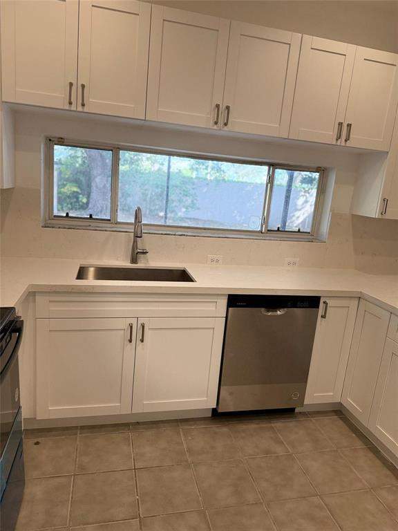 4 bedroom Single Family Residence at 2927 Bogota Avenue, Embassy Lakes, Hollywood — photo 5