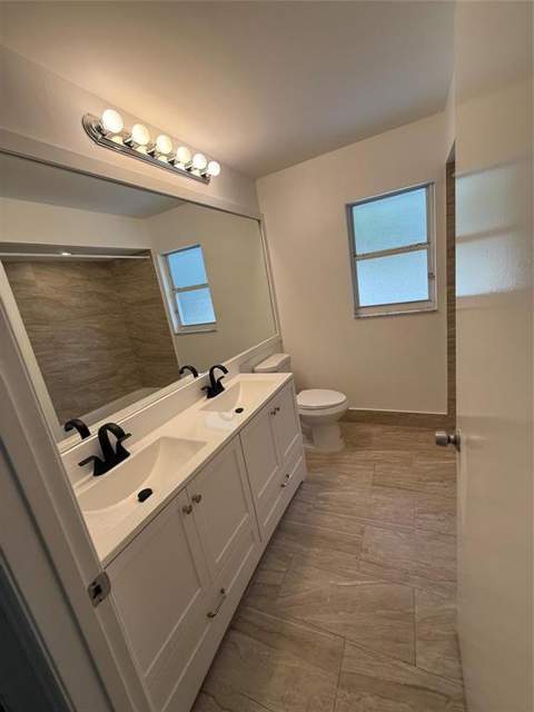 2927 Bogota Avenue, Hollywood FL - photo 23 of 37