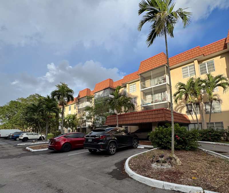 2 bedroom Condominium at 4166 Inverrary Drive #104, Manors Of Inverrary I-10, Lauderhill — photo 1