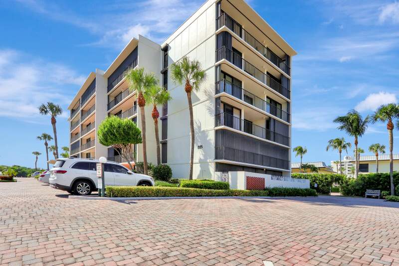 2 bedroom Condominium at 225 Beach Road #204, Ocean Villas Condo Apts, Tequesta — photo 2