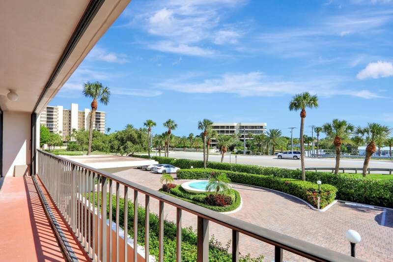 2 bedroom Condominium at 225 Beach Road #204, Ocean Villas Condo Apts, Tequesta — photo 4