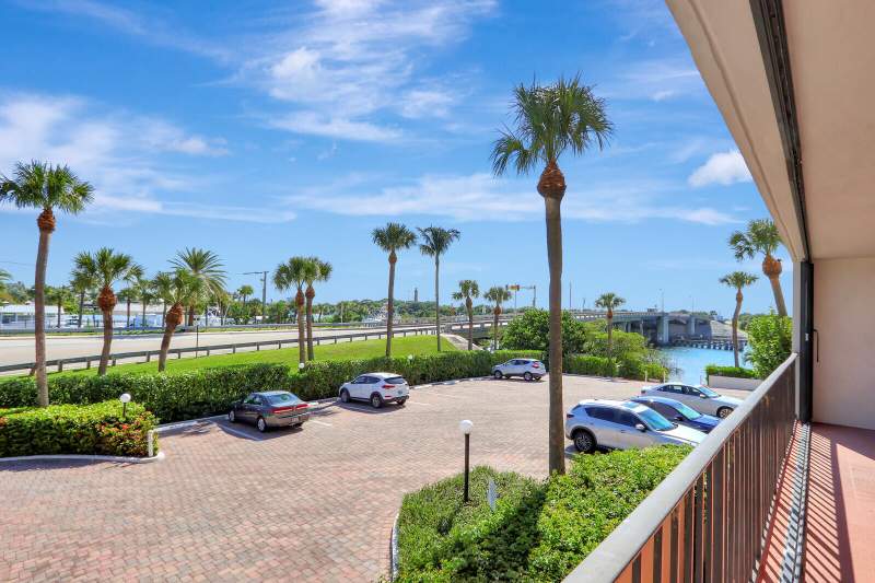 2 bedroom Condominium at 225 Beach Road #204, Ocean Villas Condo Apts, Tequesta — photo 5