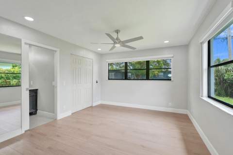 1054 Wyoming Avenue, Fort Lauderdale FL - photo 16 of 37