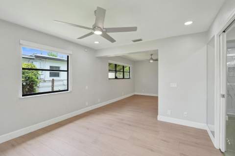 1054 Wyoming Avenue, Fort Lauderdale FL - photo 18 of 37