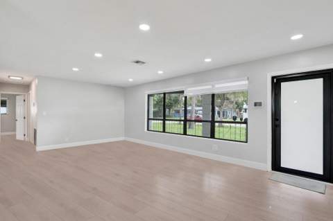 1054 Wyoming Avenue, Fort Lauderdale FL - photo 13 of 37