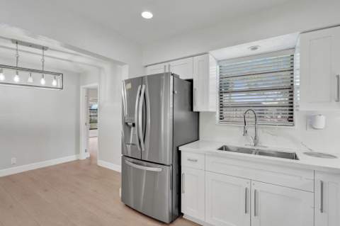 1054 Wyoming Avenue, Fort Lauderdale FL - photo 8 of 37