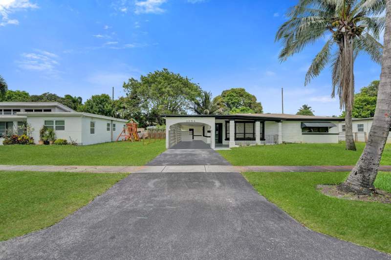 3 bedroom Single Family Residence at 1054 Wyoming Avenue, Melrose Park Sec 5, Fort Lauderdale — photo 2