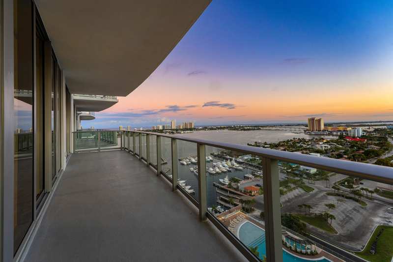 2 bedroom Condominium at 220 Lake Shore Drive #1911, Nautilus 220 Condo, Lake Park — photo 1