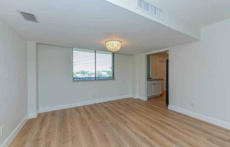 2 bedroom Condominium at 1605 S Us Highway 1 #M1-403, Jupiter Ocean & Racquet Club, Jupiter — photo 5