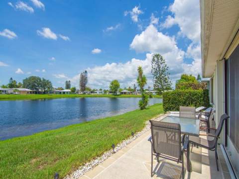 6704 Picante Circle, Fort Pierce FL - photo 13 of 65