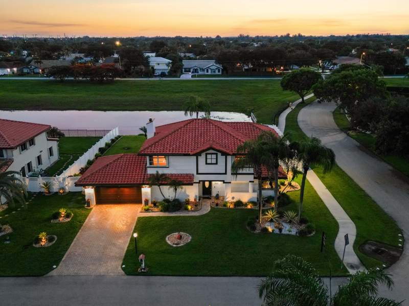 4 bedroom Single Family Residence at 6431 Olde Moat Way, Waverly Hundred, Davie — photo 4