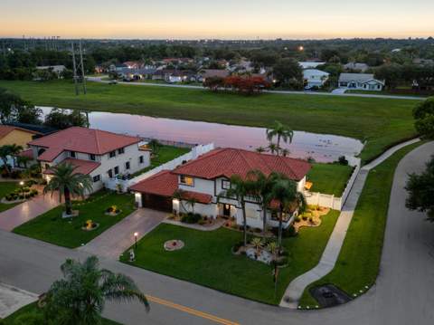 6431 Olde Moat Way, Davie FL - photo 8 of 54