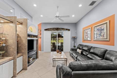 7188 Demedici Circle, Delray Beach FL - photo 7 of 47