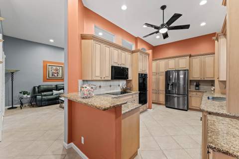 7188 Demedici Circle, Delray Beach FL - photo 18 of 47