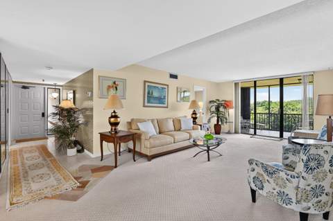 5188 Woodland Lakes Drive #332, Palm Beach Gardens FL - photo 9 of 22