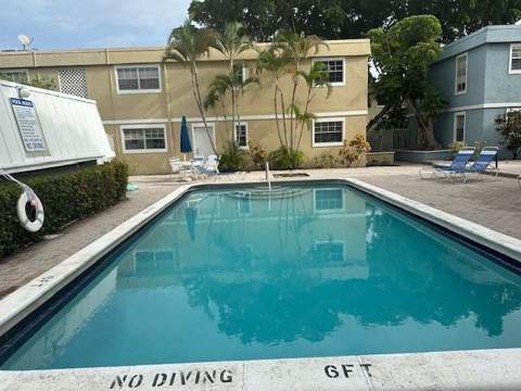 320 SE 10th Avenue #C, Pompano Beach FL - photo 16 of 17