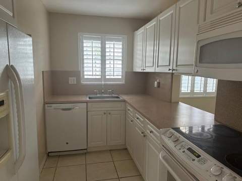 320 SE 10th Avenue #C, Pompano Beach FL - photo 7 of 17